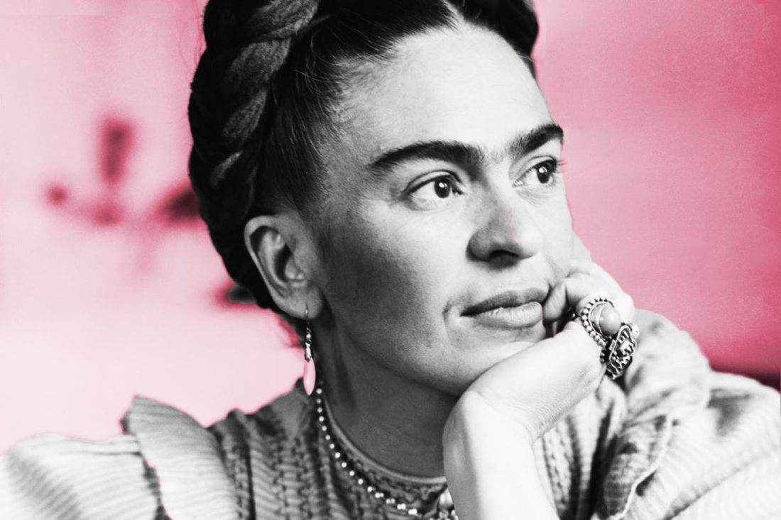 «Αξίζεις μια αγάπη που να πάρει τα ψέματα, να σου φέρει τον ενθουσιασμό, τον καφέ και την ποίηση» Frida Kahlo
