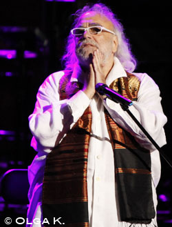 Demis_Roussos_FRONTPAGE