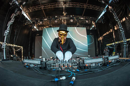 Claptone